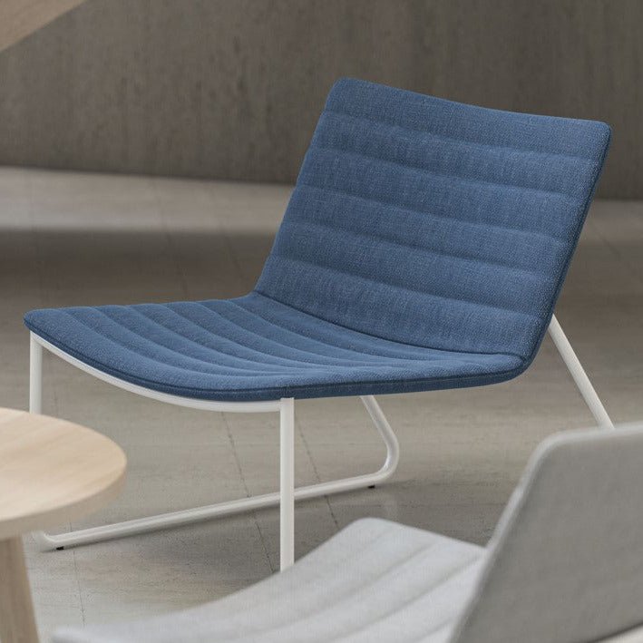Loungesessel Ario mit Ziernähten - Kasedia.store