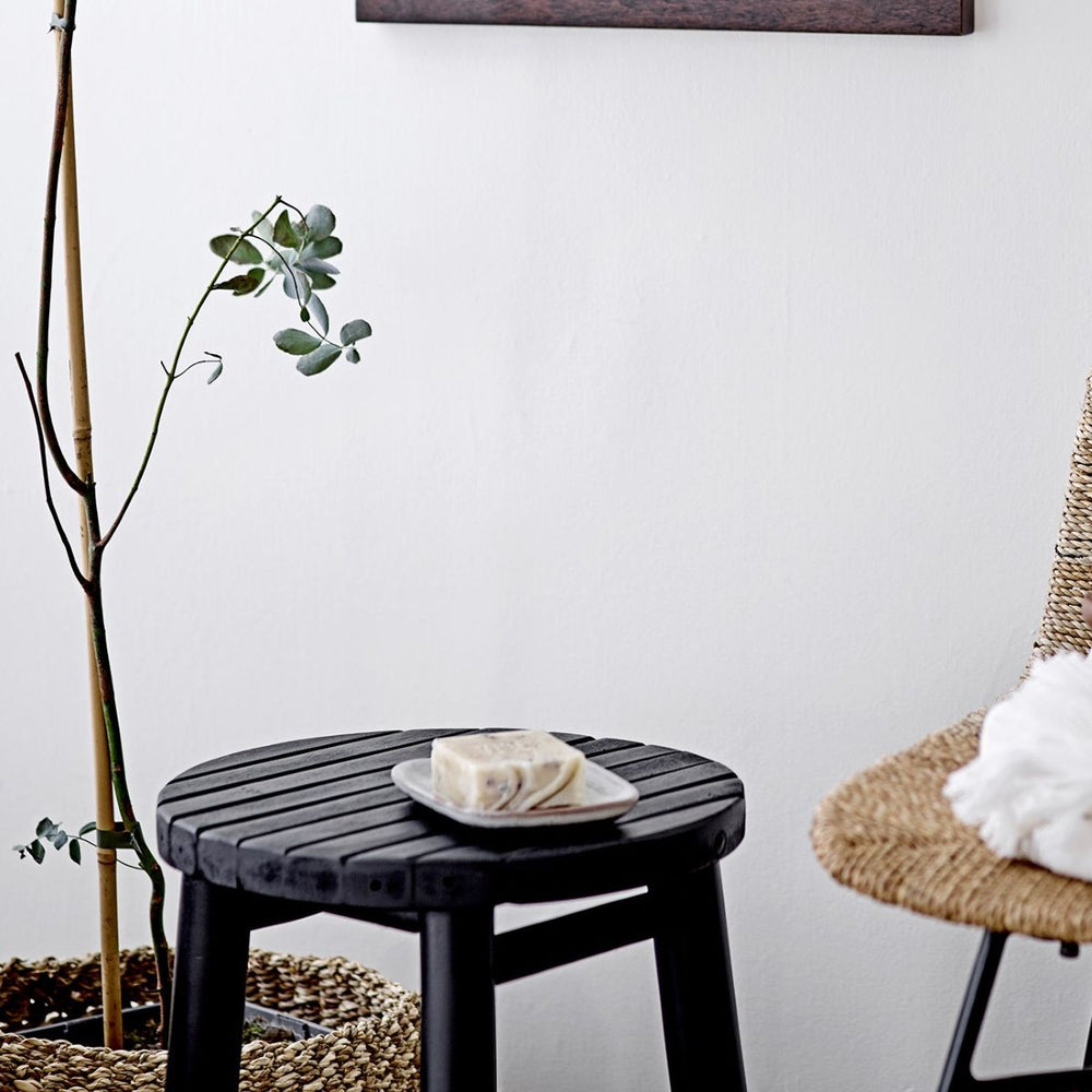 
                  
                    Bilbo Hocker - Kasedia.store
                  
                