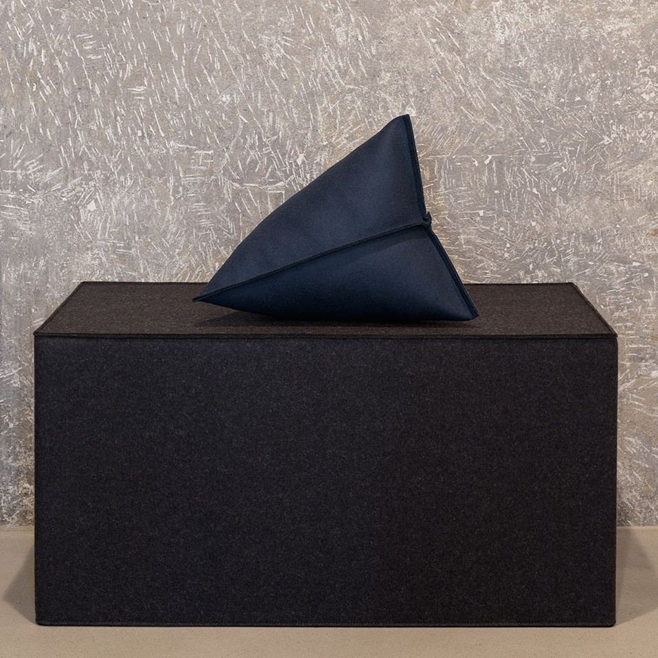
                  
                    Lily Kissen - Kasedia.store
                  
                